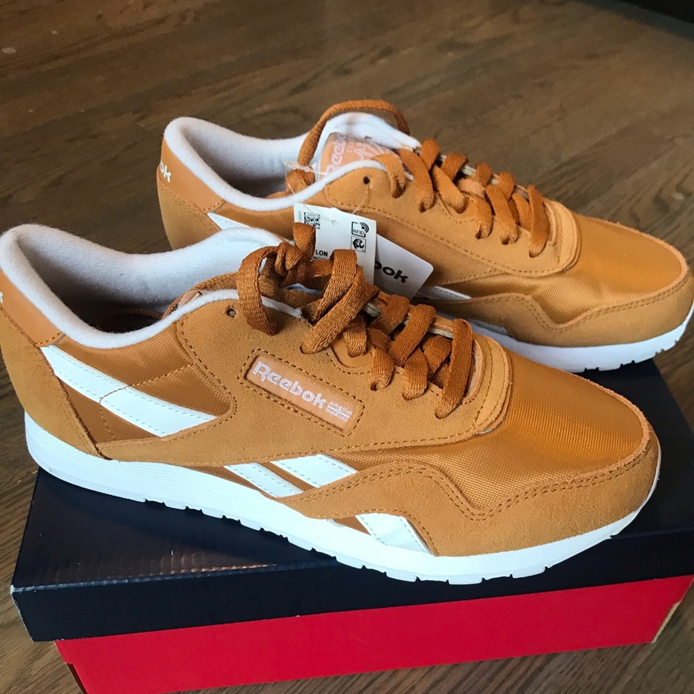 NWT Reebok running sneakers